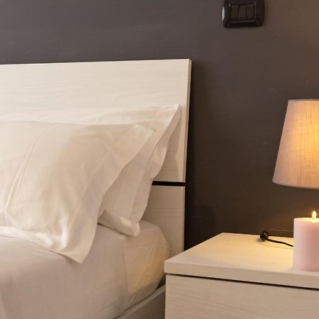 Le Corti Di Napoli Apartments ภายนอก รูปภาพ