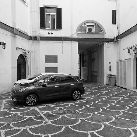 Le Corti Di Napoli Apartments ภายนอก รูปภาพ
