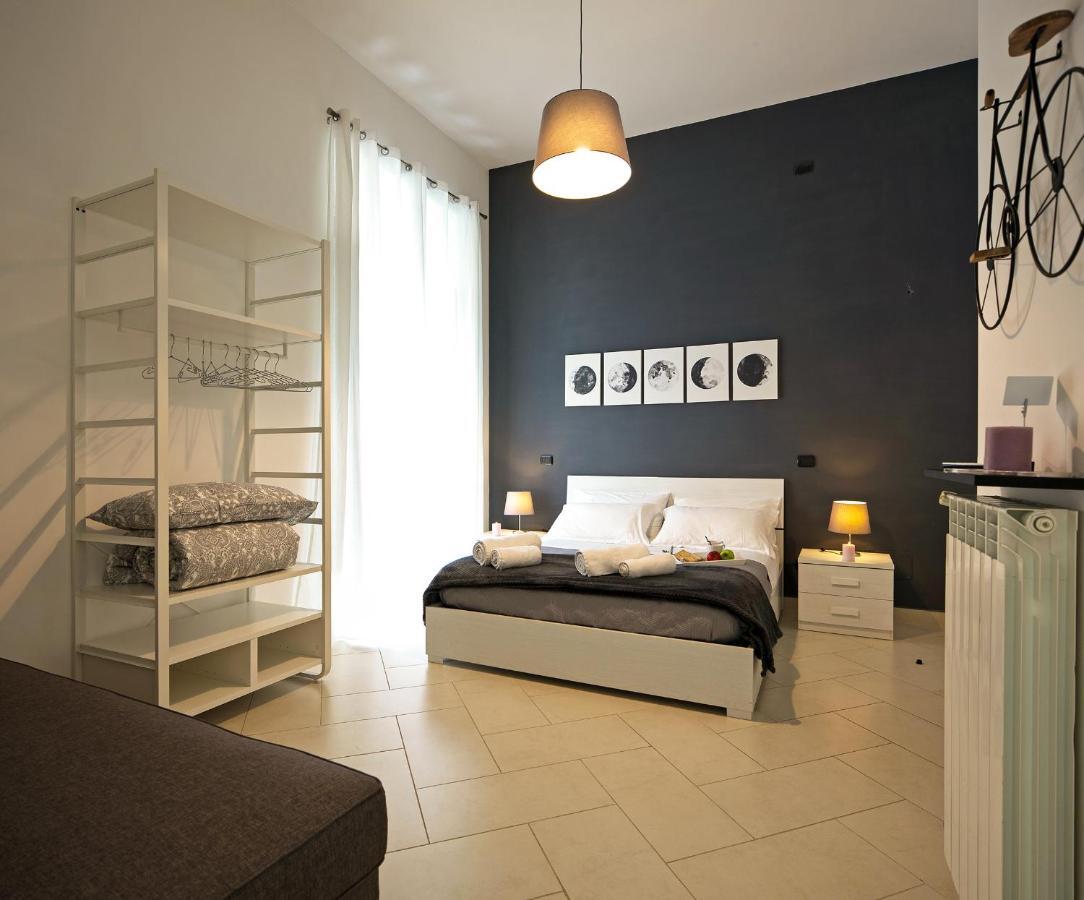 Le Corti Di Napoli Apartments ภายนอก รูปภาพ