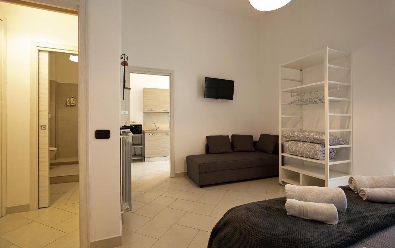 Le Corti Di Napoli Apartments ภายนอก รูปภาพ