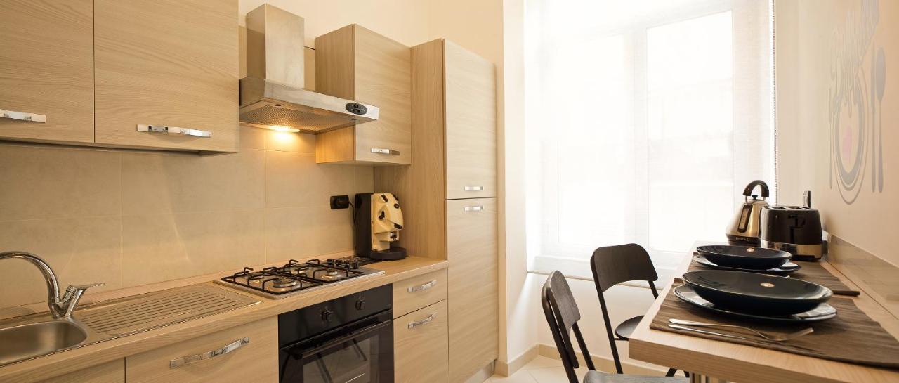Le Corti Di Napoli Apartments ภายนอก รูปภาพ