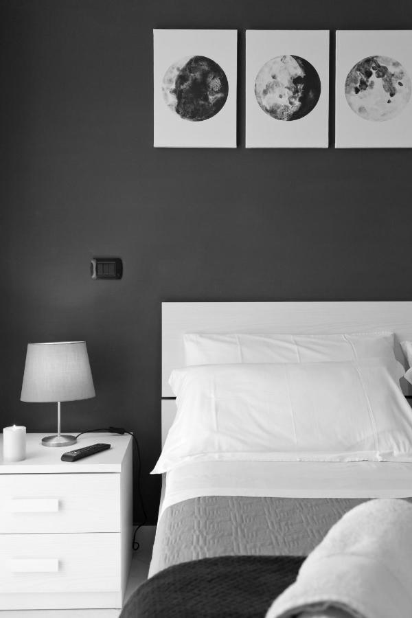 Le Corti Di Napoli Apartments ภายนอก รูปภาพ