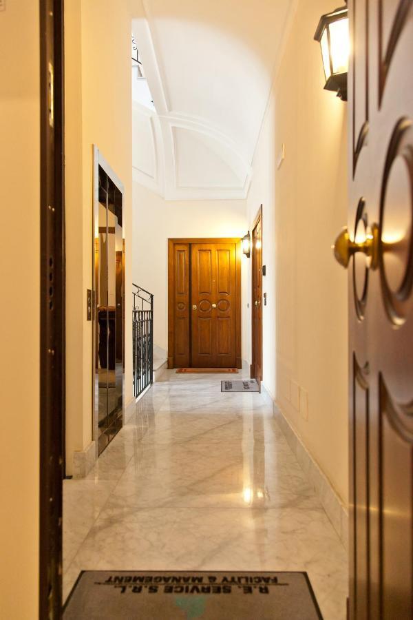 Le Corti Di Napoli Apartments ภายนอก รูปภาพ
