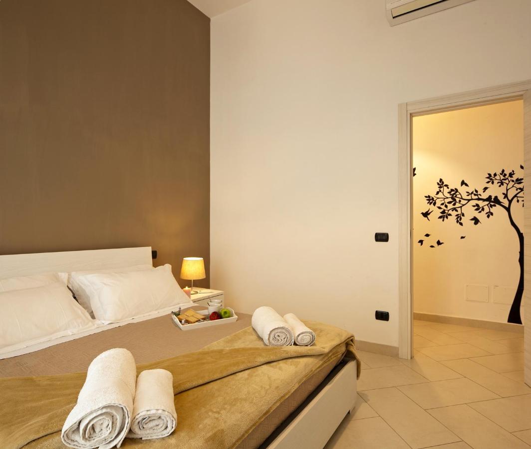 Le Corti Di Napoli Apartments ภายนอก รูปภาพ