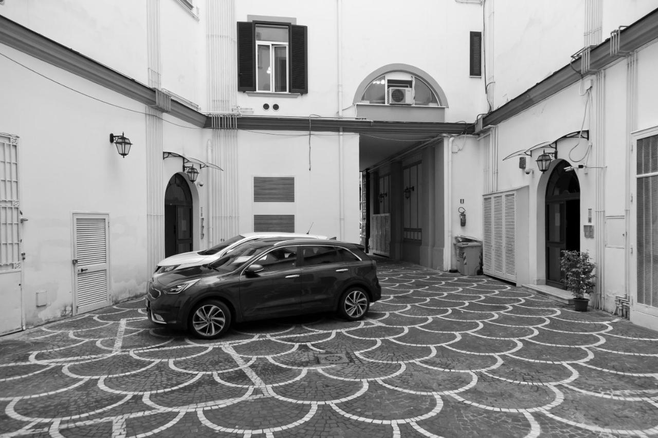 Le Corti Di Napoli Apartments ภายนอก รูปภาพ